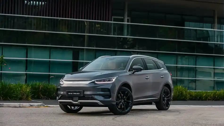 Review do BYD Tang EV 2025: SUV Elétrico de 7 Lugares com Tecnologia de Ponta