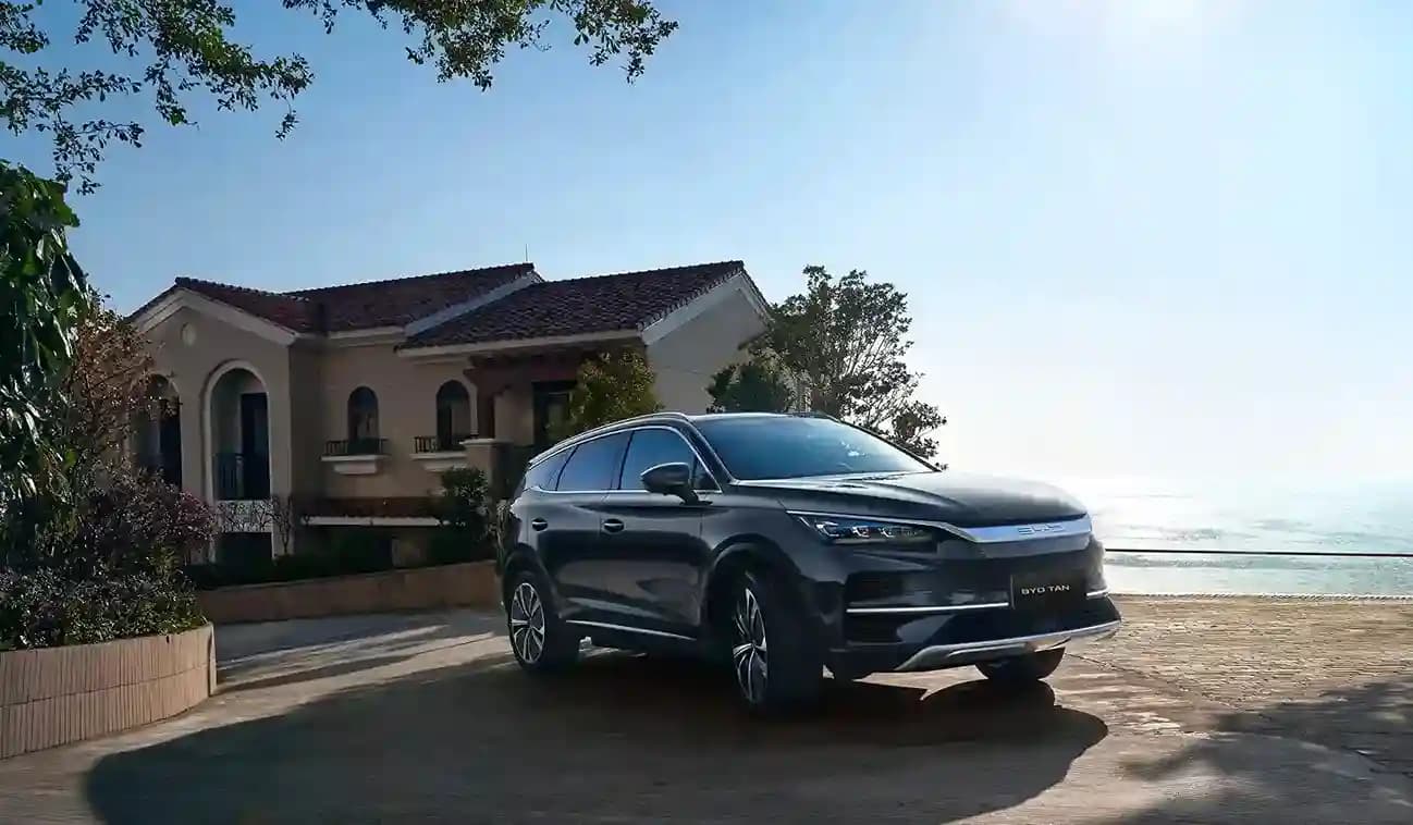 Review do BYD Tang EV 2026:  SUV elétrico de 7 lugares que combina luxo e tecnologia