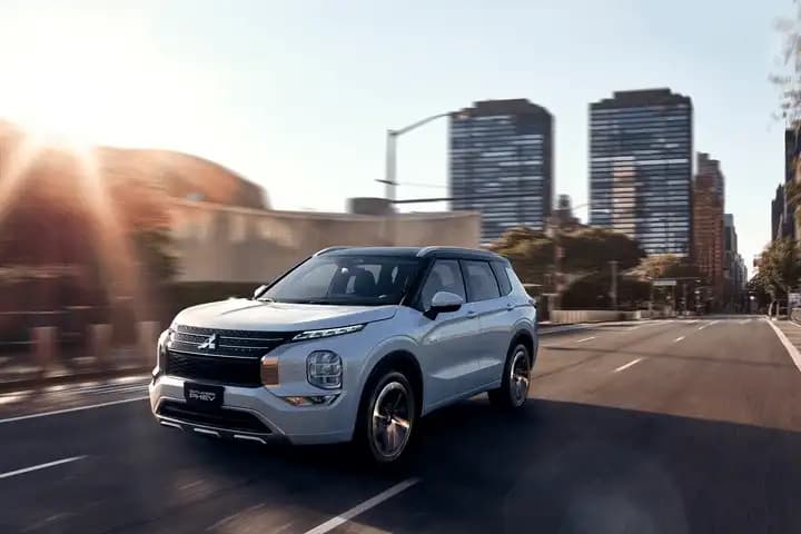 Review do Mitsubishi Outlander PHEV 2026: SUV Híbrido Plug-in Robusto e Tecnológico