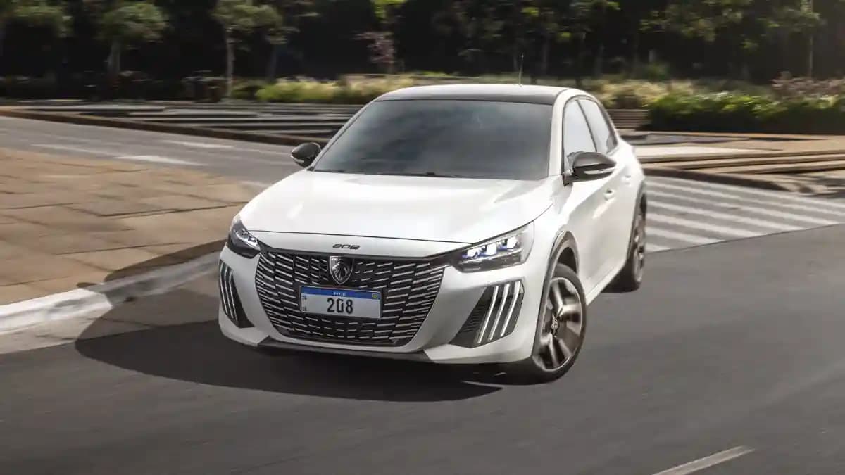 Review: Peugeot 208 Turbo 2025 – hatch estiloso com alma esportiva 